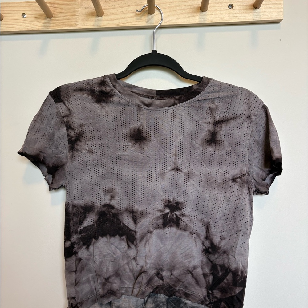 lululemon athletica Gray and Black Tie-Dye Short Sleeve